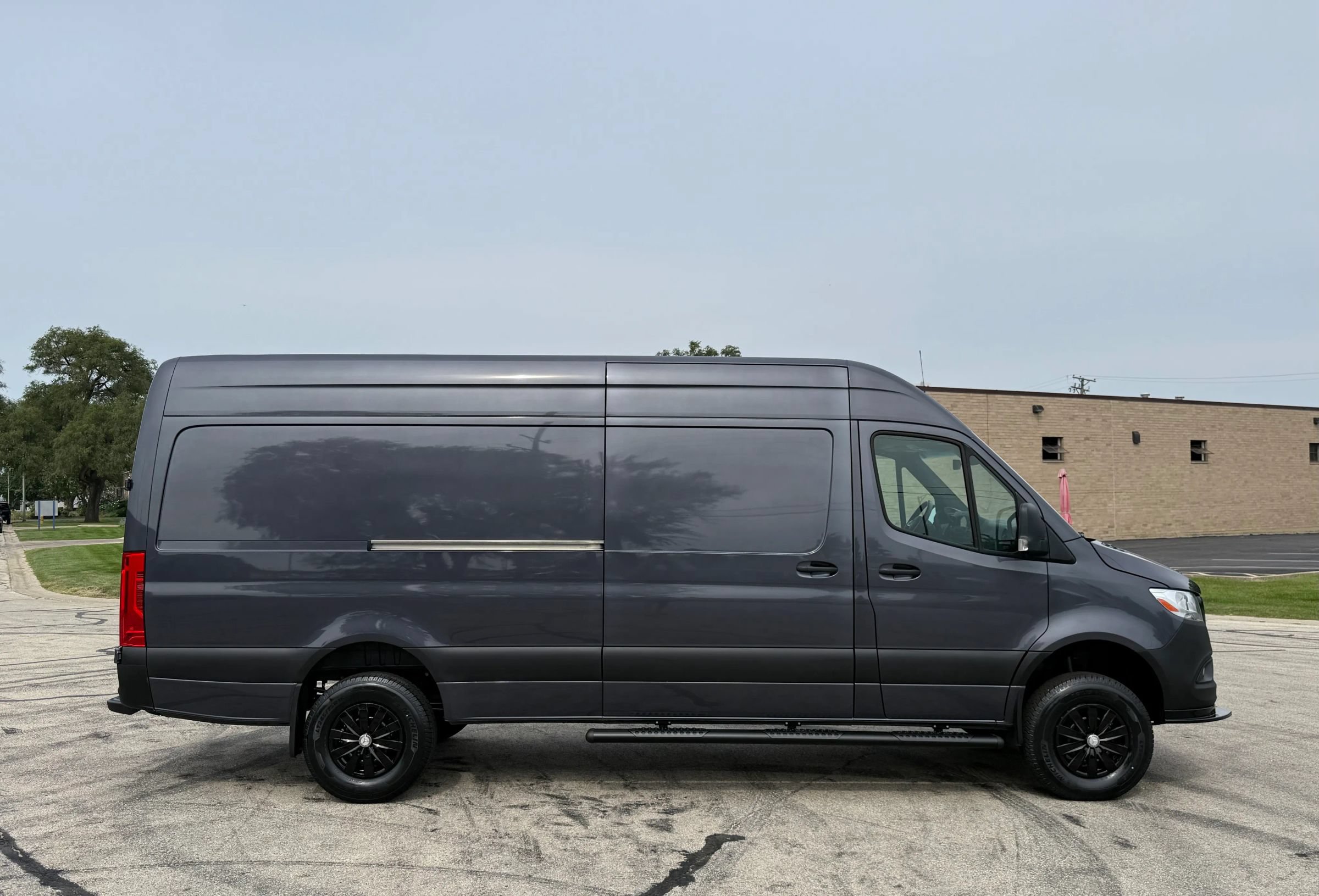 Used 2021 Freightliner Sprinter 2500 AWD/4WD image 7