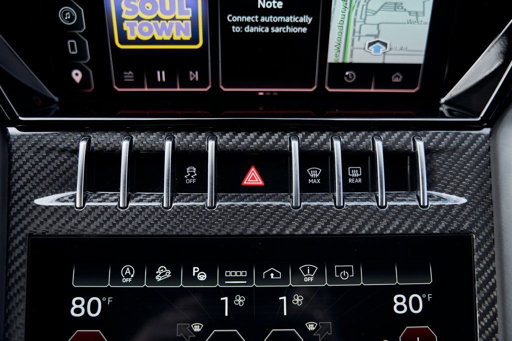 Used 2024 Lamborghini Urus Performante AWD/4WD image 82