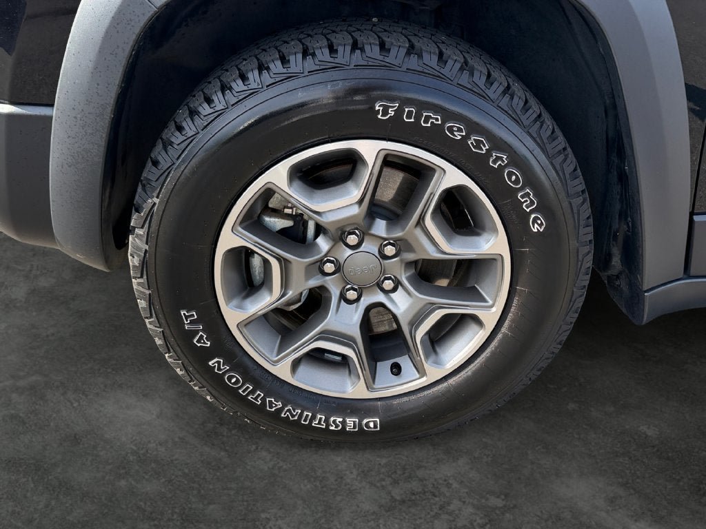 Used 2021 Jeep Cherokee Trailhawk w/ Trailer Tow Group AWD/4WD image 5