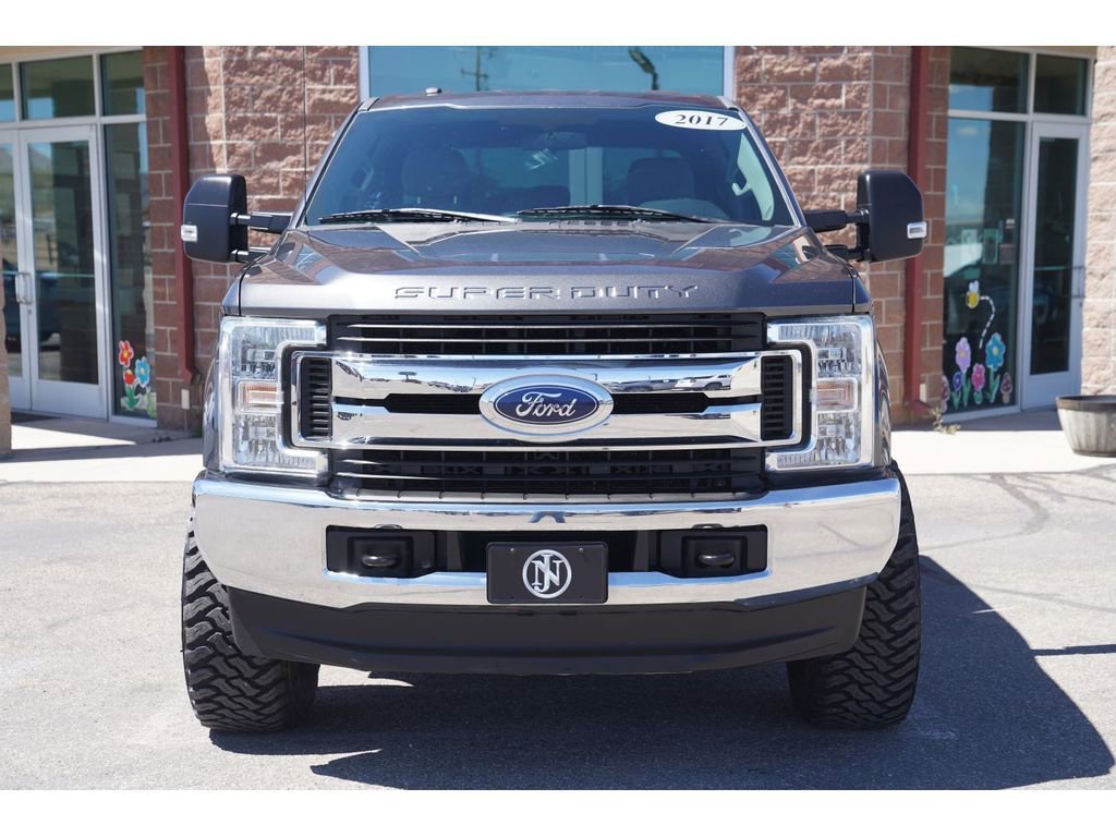 Used 2017 Ford F250 XLT AWD/4WD image 2