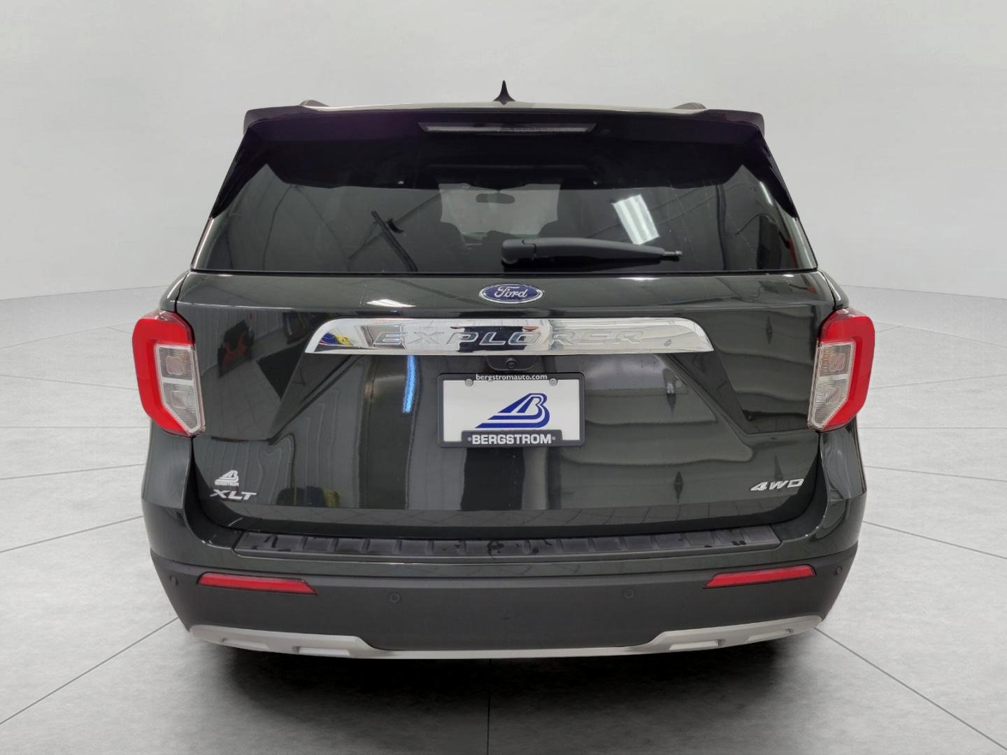 Used 2023 Ford Explorer XLT w/ Equipment Group 202A image 23