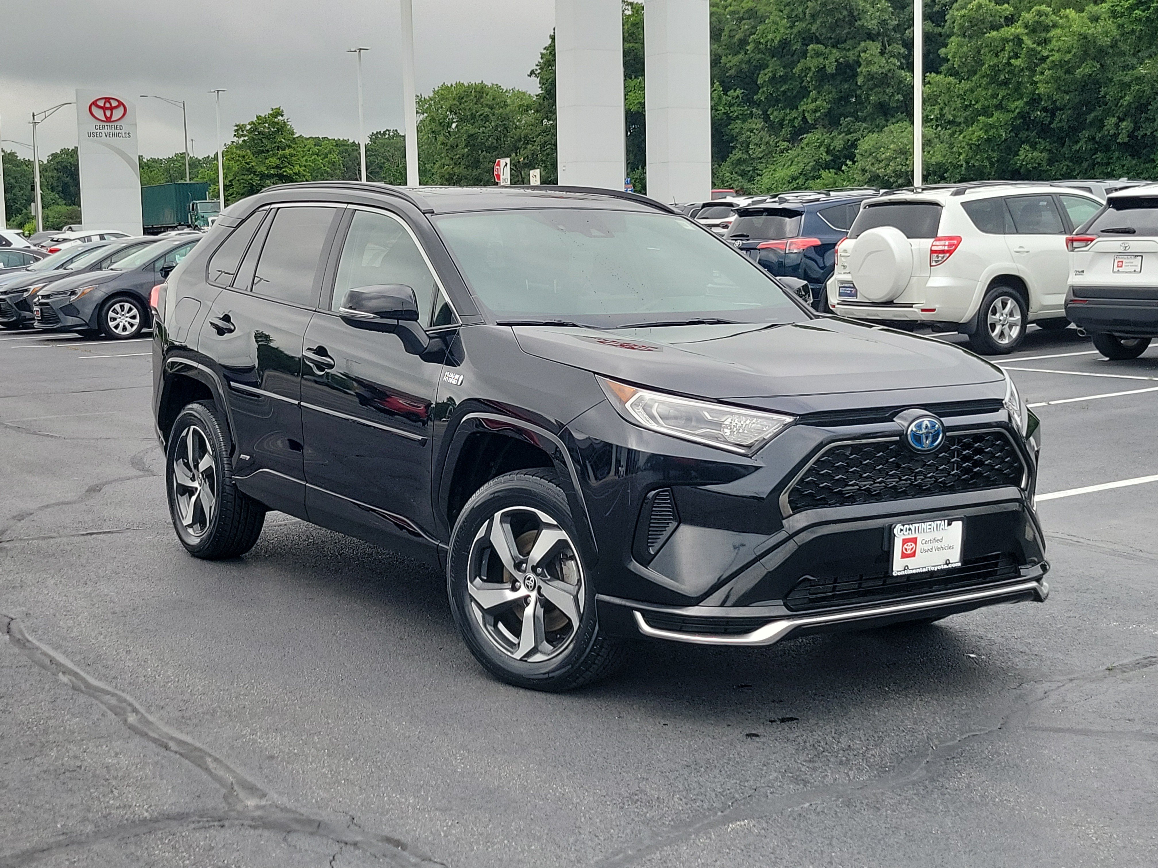 Certified 2021 Toyota RAV4 SE w/ Weather & Moonroof Package AWD/4WD image 32