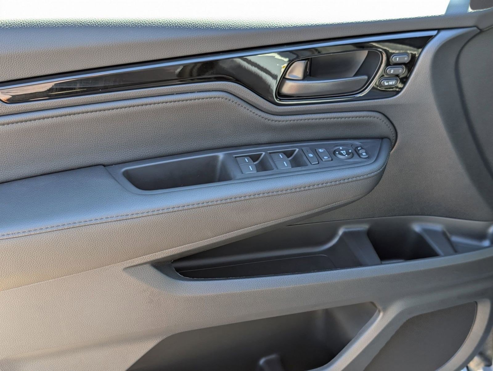 New 2026 Honda Odyssey Touring image 14
