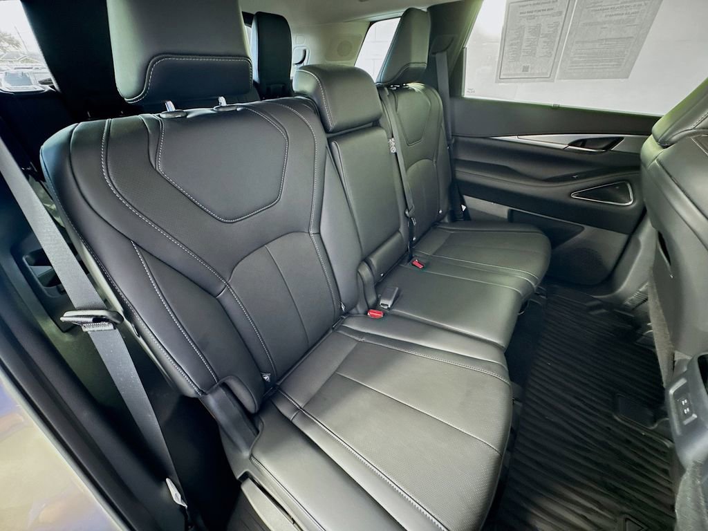 Certified 2026 INFINITI QX60 Luxe w/ Cargo Package image 30