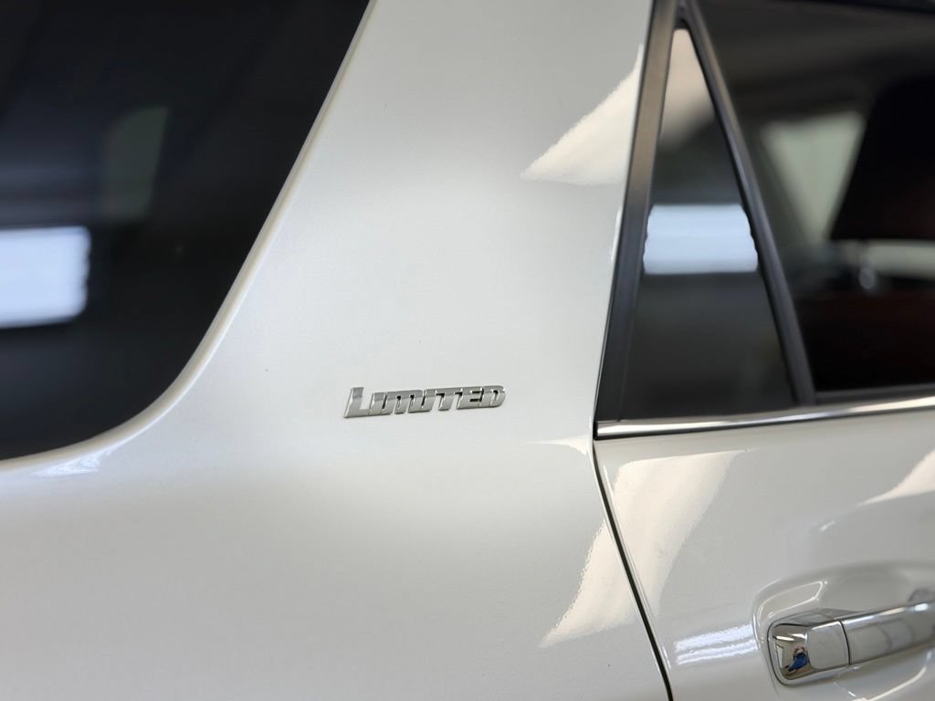 Used 2020 Toyota 4Runner Limited AWD/4WD image 5