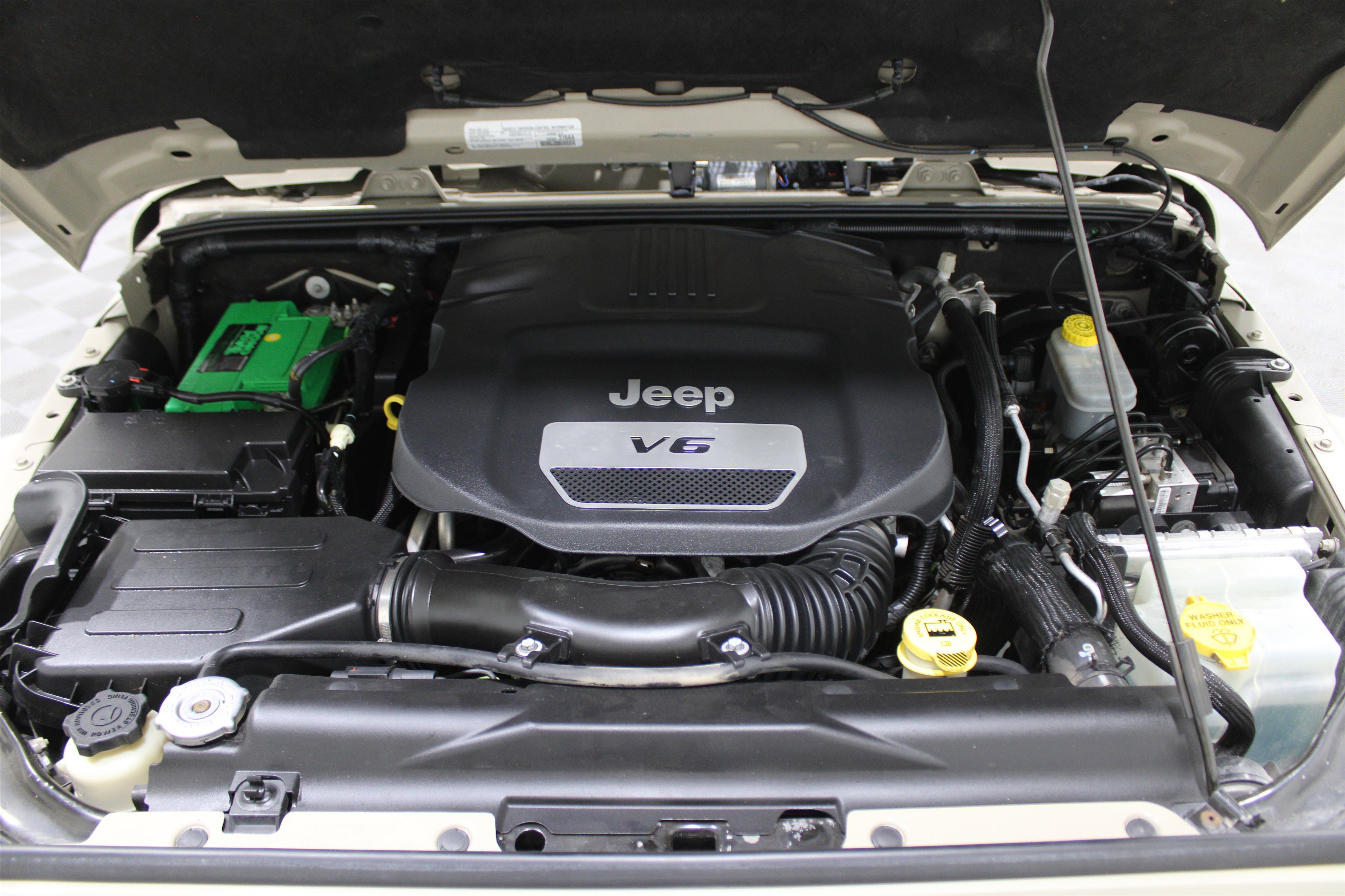 Used 2018 Jeep Wrangler Unlimited Sahara image 30