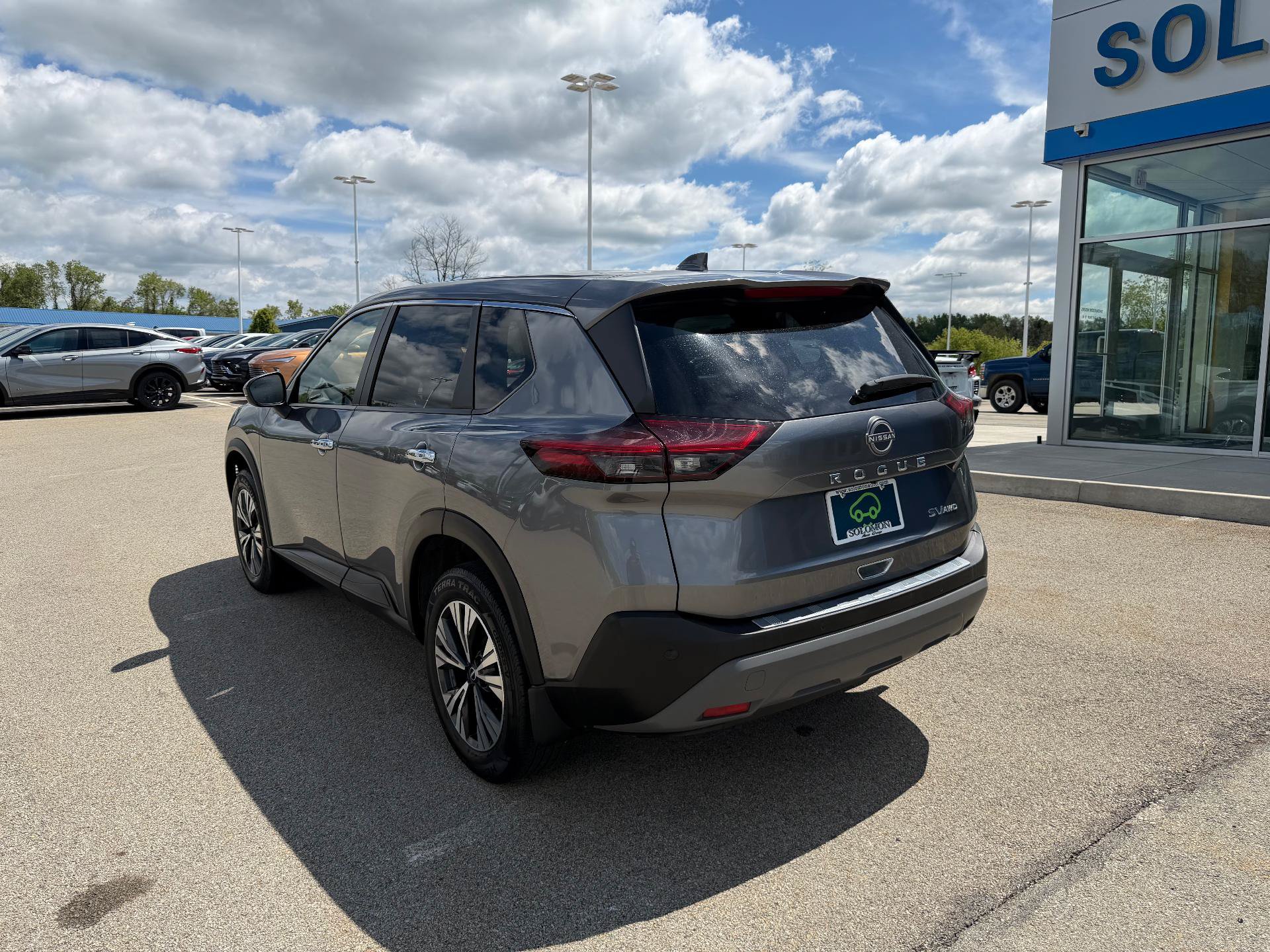 Used 2023 Nissan Rogue SV AWD/4WD image 4