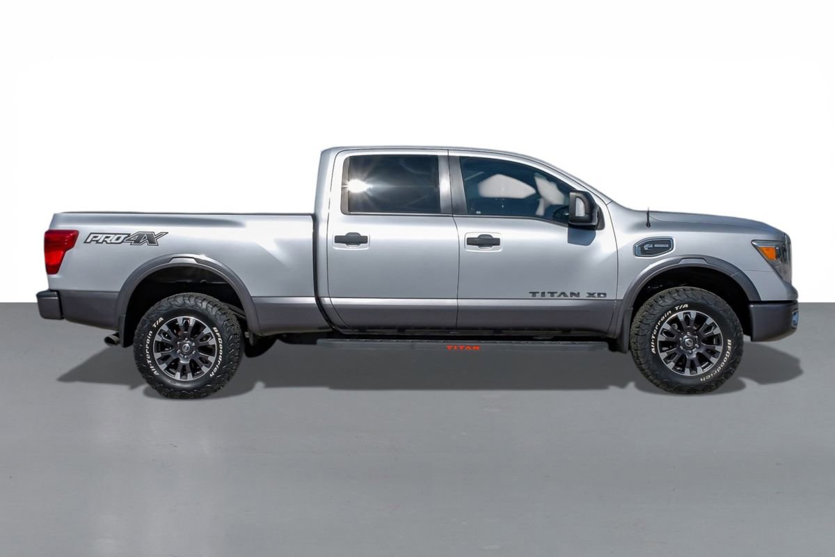Used 2019 Nissan Titan PRO-4X image 5