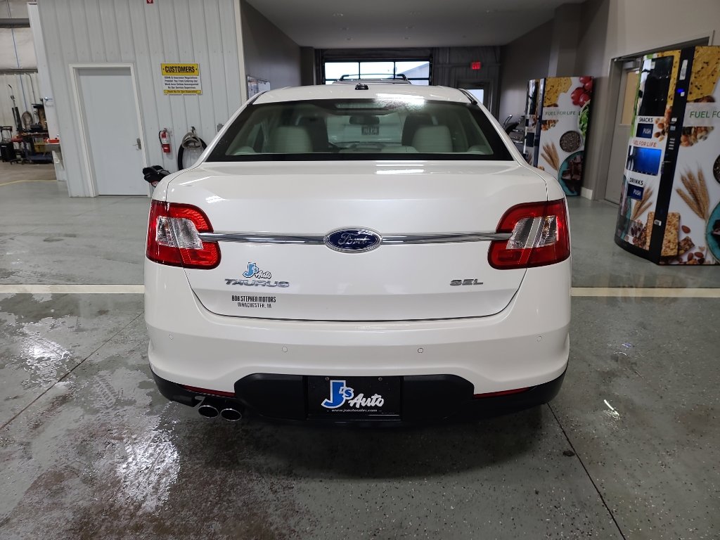 Used 2010 Ford Taurus SEL image 6