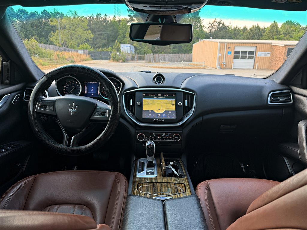 Used 2015 Maserati Ghibli RWD image 22