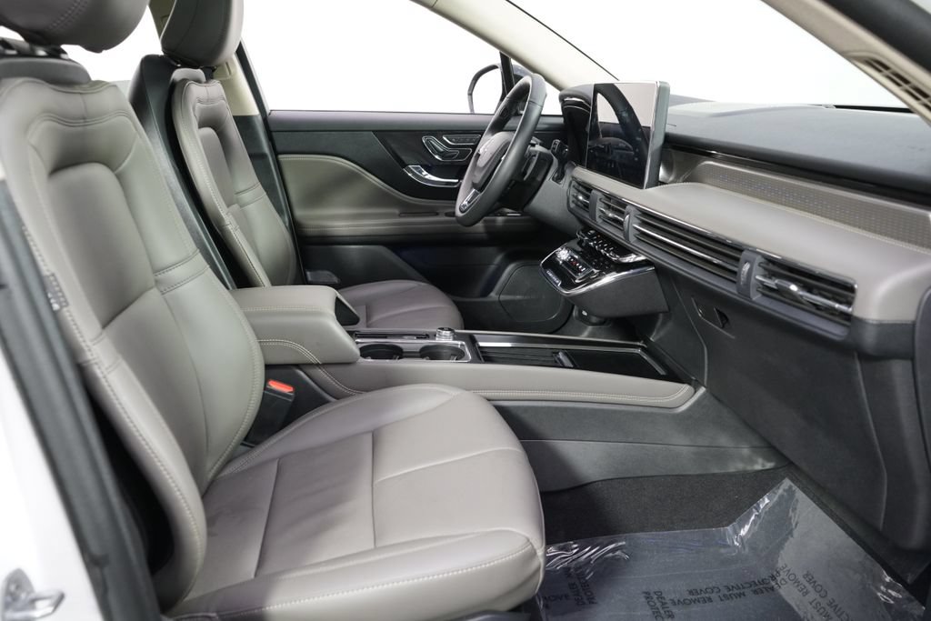 New 2026 Lincoln Corsair Reserve w/ Jet Appearance Package AWD/4WD image 16