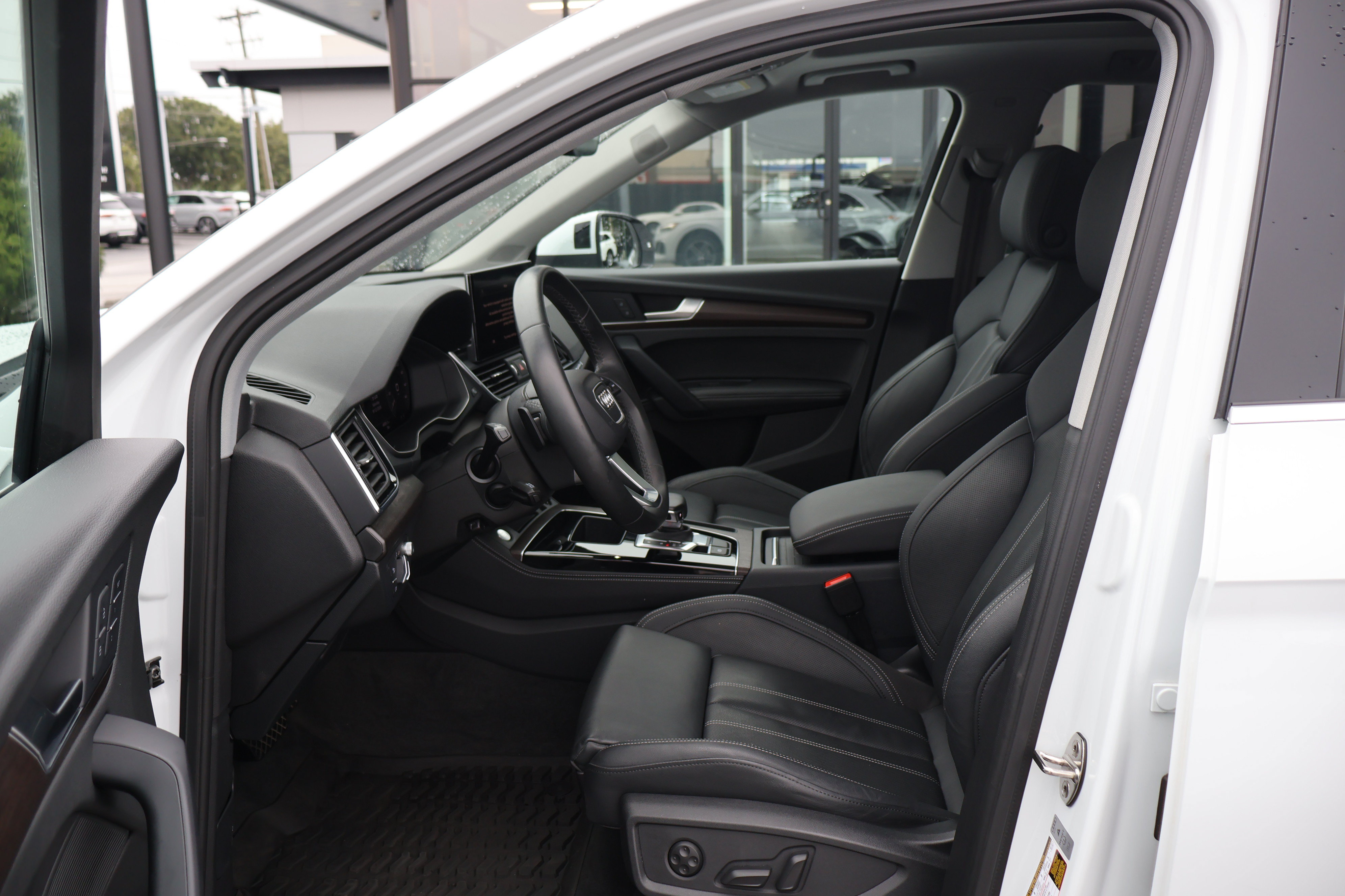 Used 2023 Audi Q5 e Prestige AWD/4WD image 10