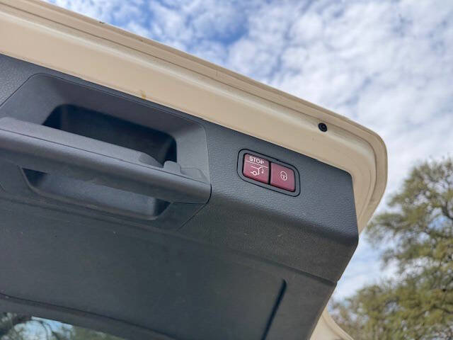 Used 2014 Mercedes-Benz GLK 250 BlueTEC 4MATIC image 16