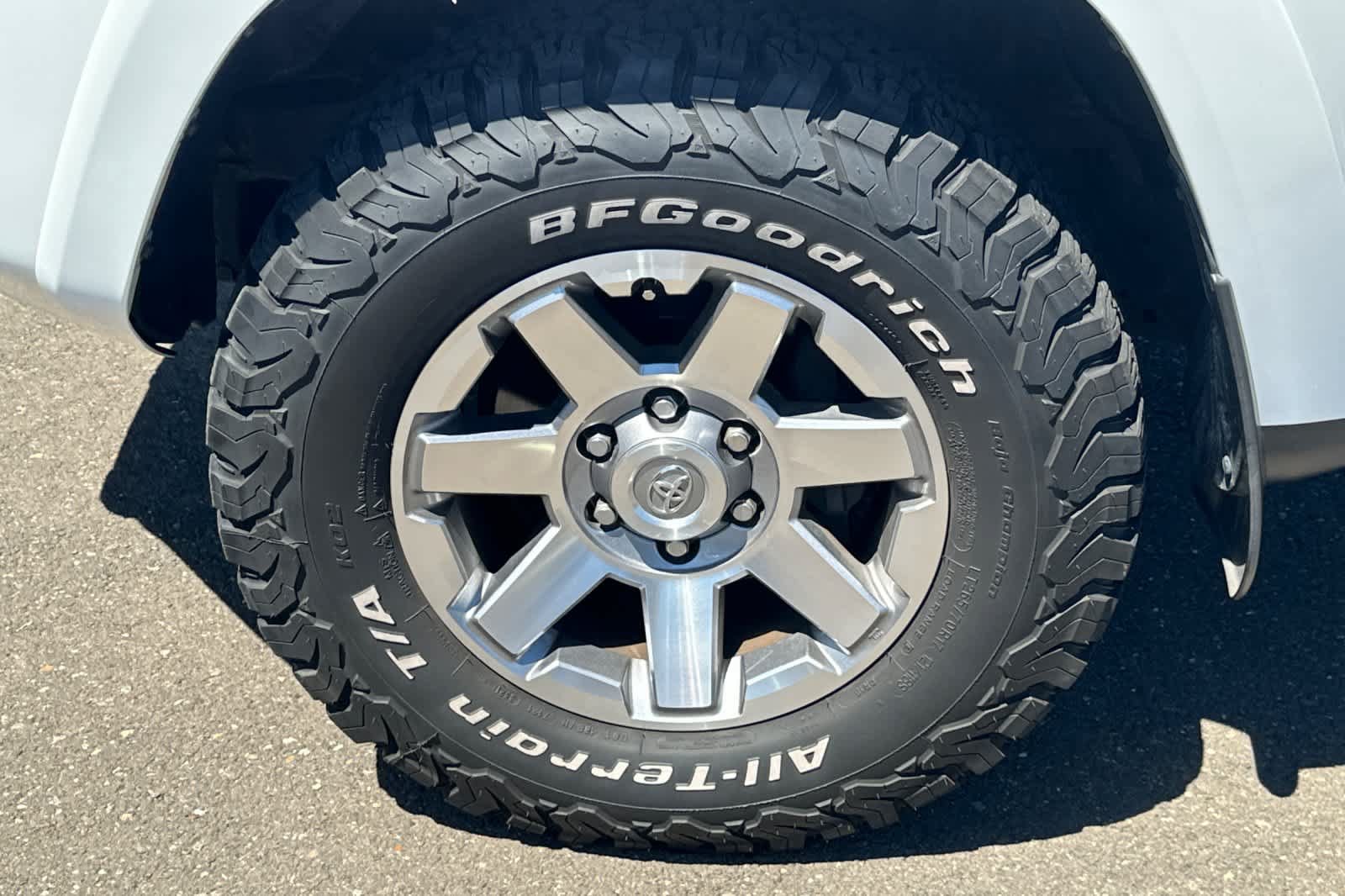 Used 2016 Toyota 4Runner Trail Premium AWD/4WD image 10