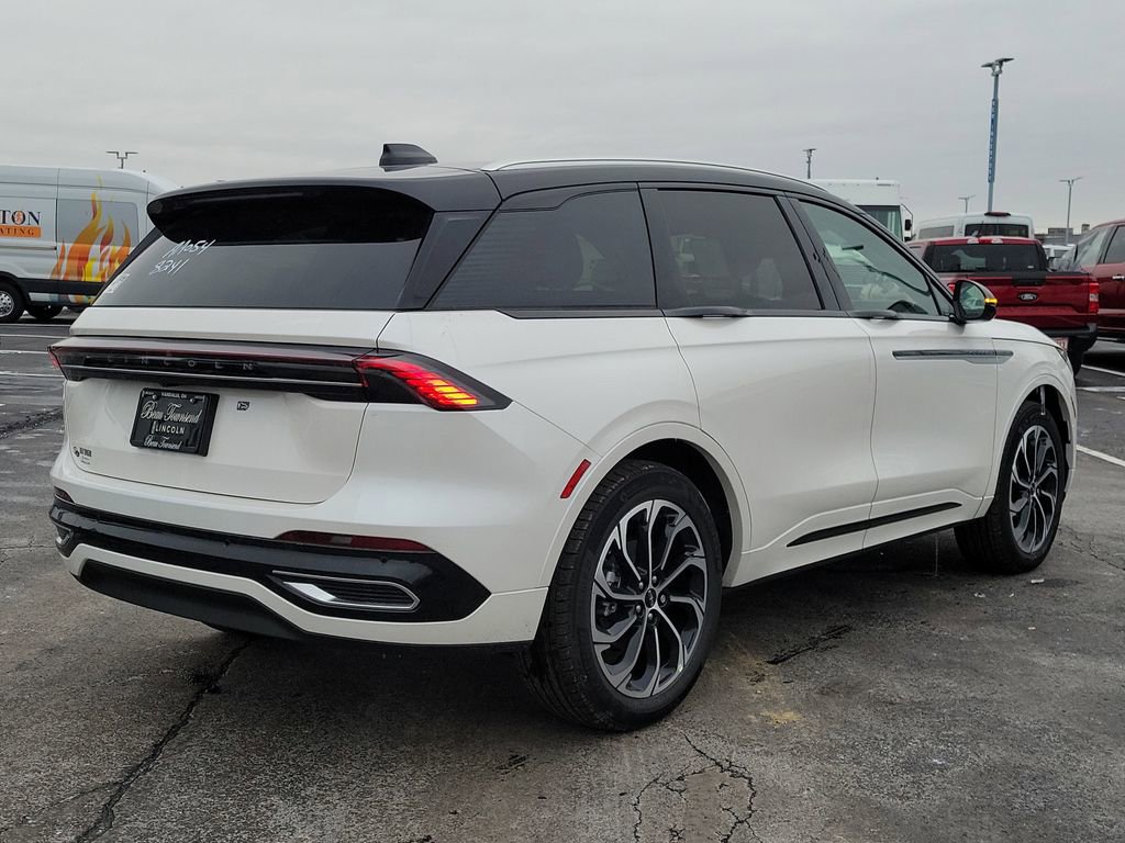 New 2026 Lincoln Nautilus Reserve image 4