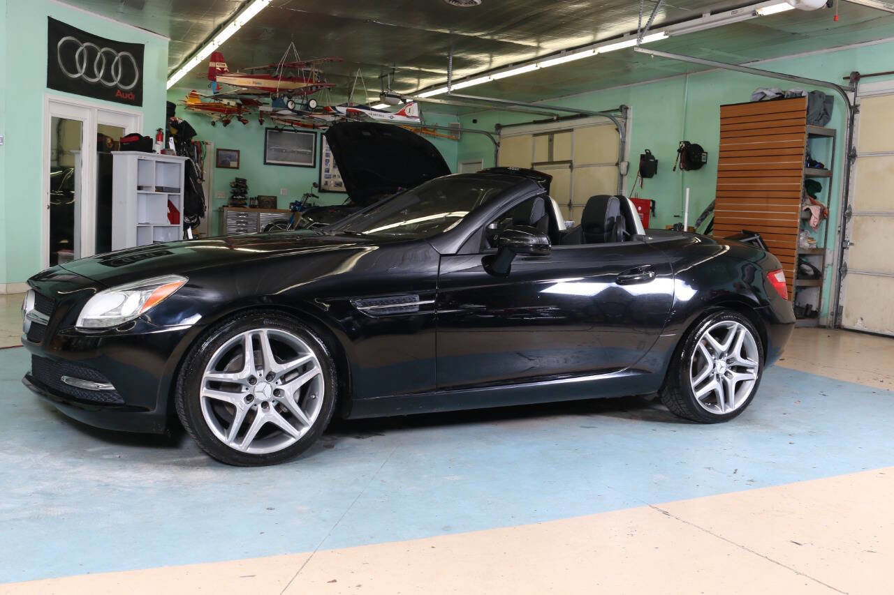 Used 2014 Mercedes-Benz SLK 250 w/ Premium Package image 31