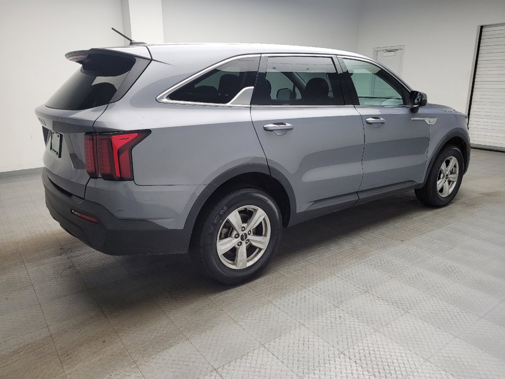 Used 2022 Kia Sorento LX image 10