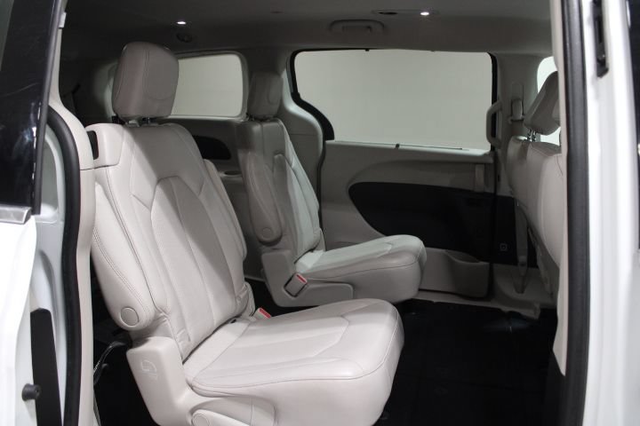 Used 2021 Chrysler Voyager Lxi FWD image 25