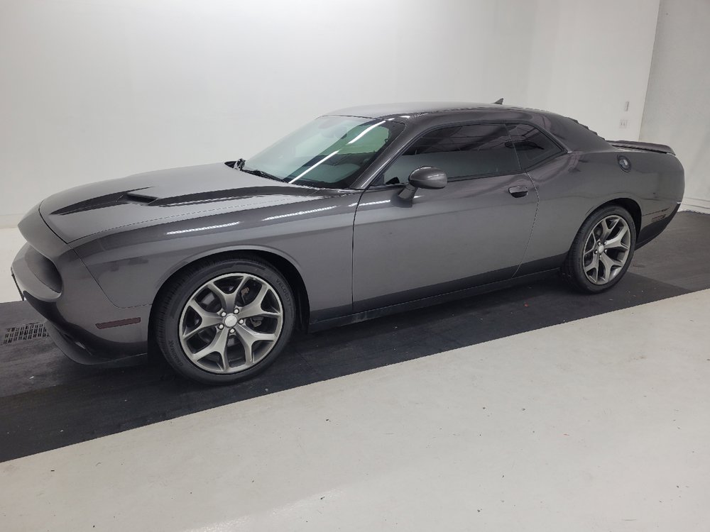 Used 2016 Dodge Challenger SXT w/ Sound Group RWD image 2