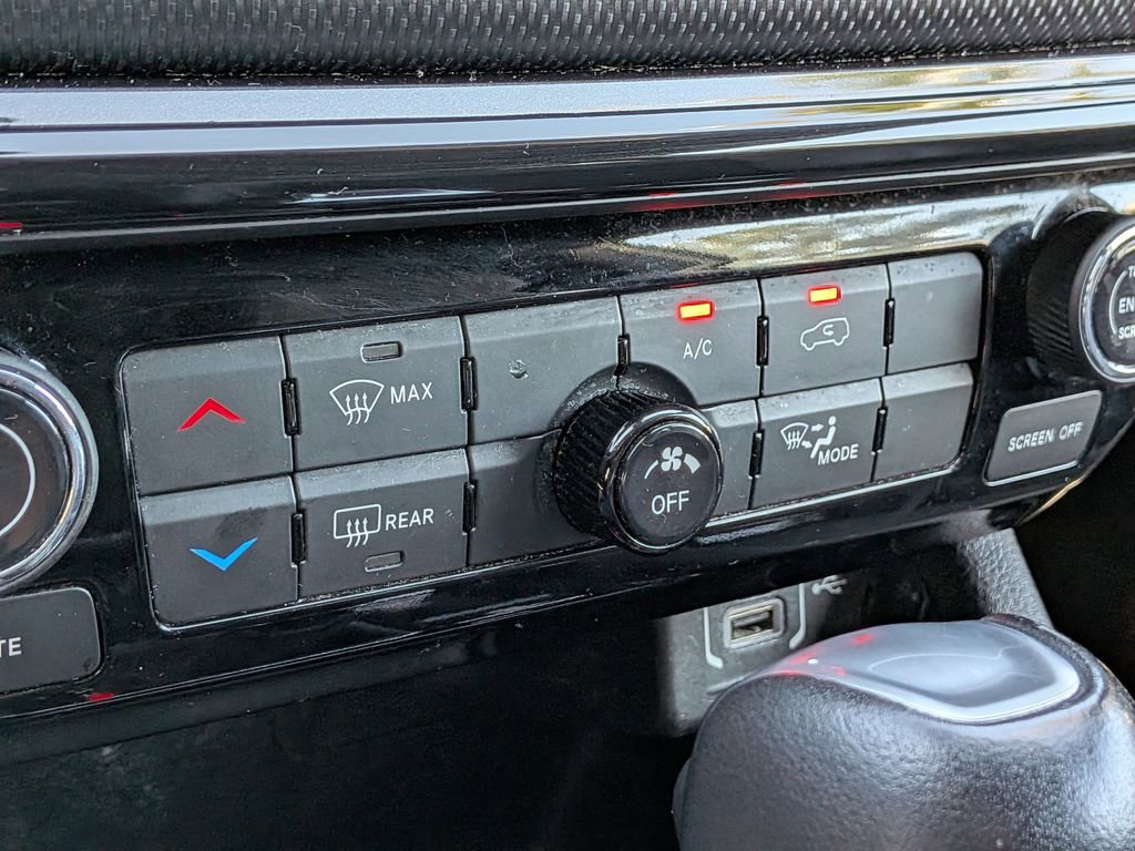 Used 2023 Jeep Compass Altitude image 29