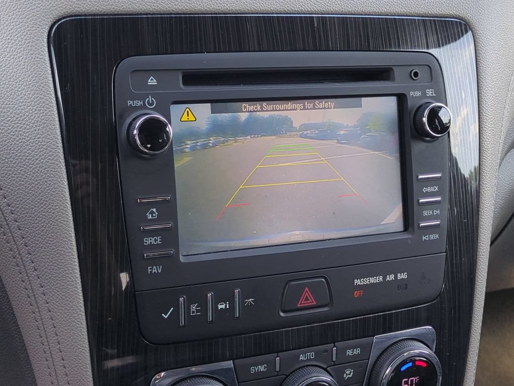 Used 2015 Chevrolet Traverse LT FWD image 19