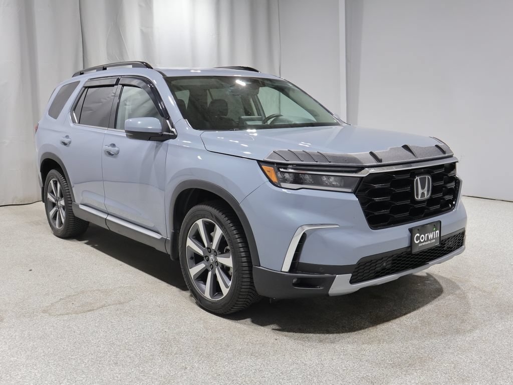 Used 2023 Honda Pilot Touring image 1