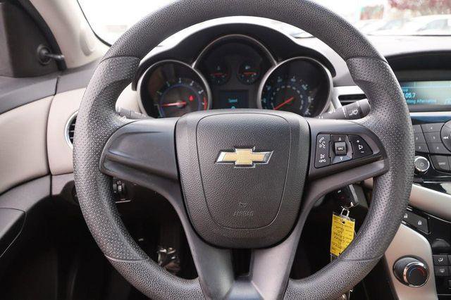 Used 2011 Chevrolet Cruze LS w/ Connectivity Package image 10