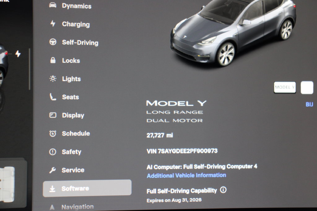 Used 2023 Tesla Model Y Long Range AWD/4WD image 23