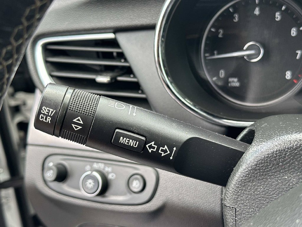 Used 2020 Buick Encore Essence AWD/4WD image 20