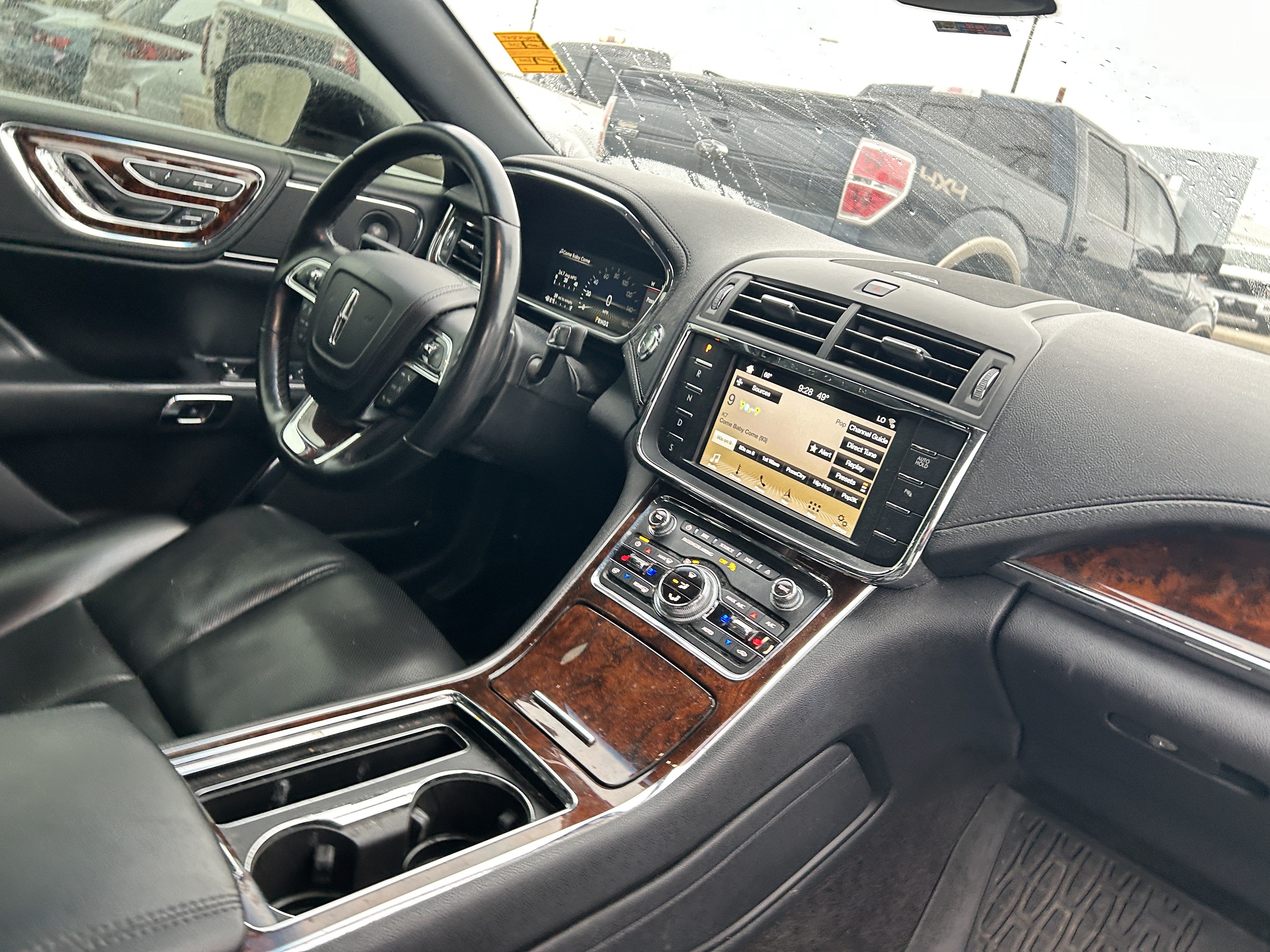 Used 2018 Lincoln Continental Reserve w/ Continental Climate Package AWD/4WD image 15