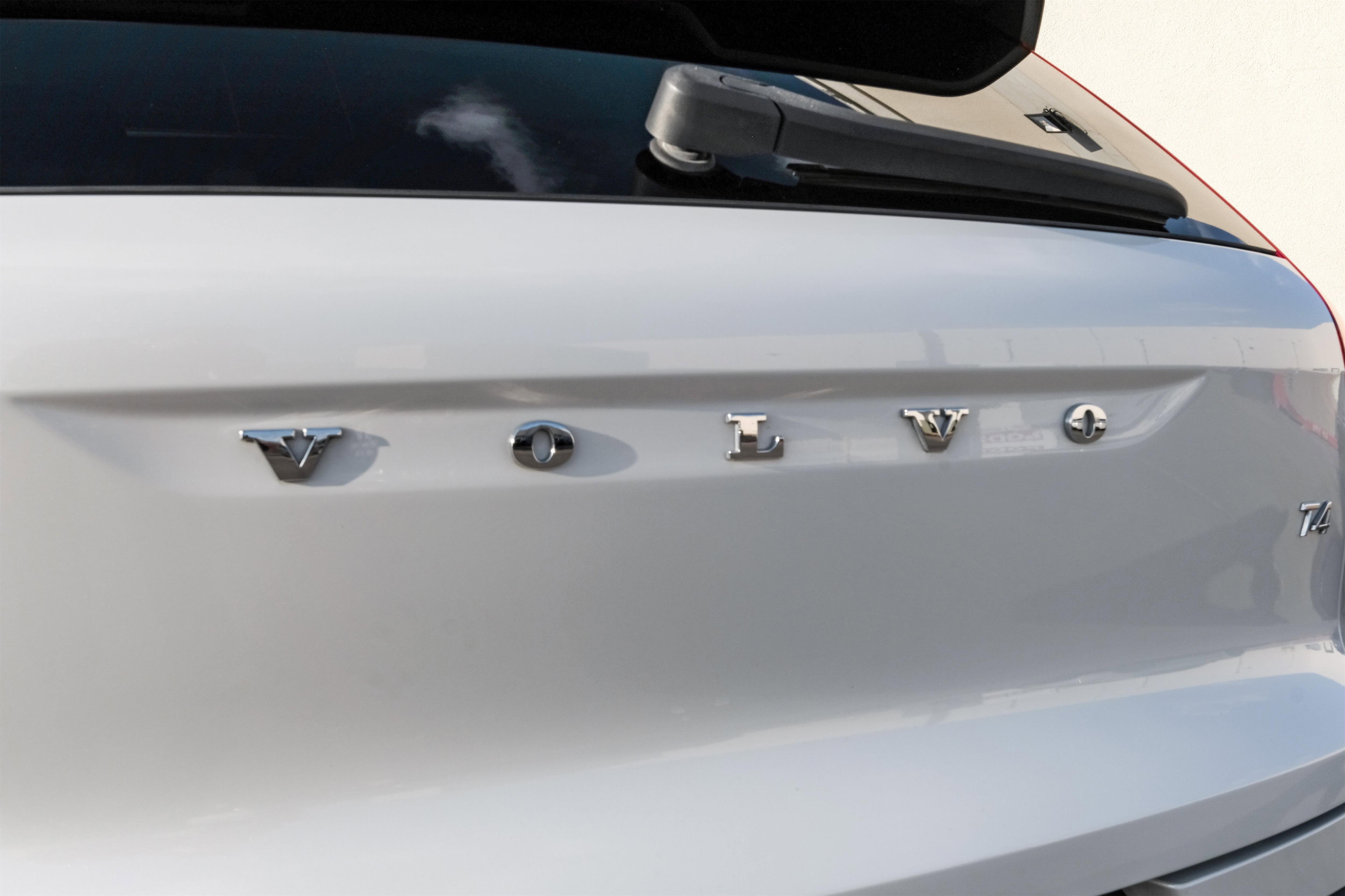 Used 2021 Volvo XC40 T4 R-Design image 54