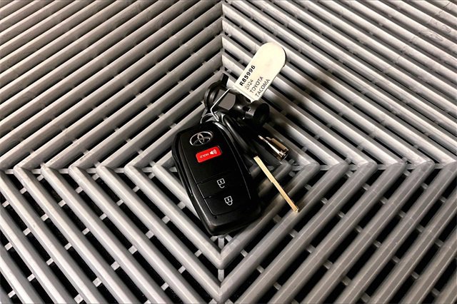 Used 2024 Toyota Tacoma SR image 9