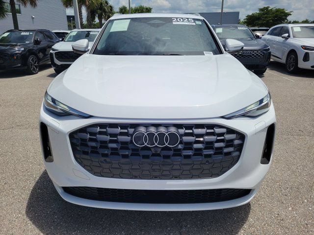 Certified 2025 Audi Q5 Premium w/ Convenience Package AWD/4WD image 3
