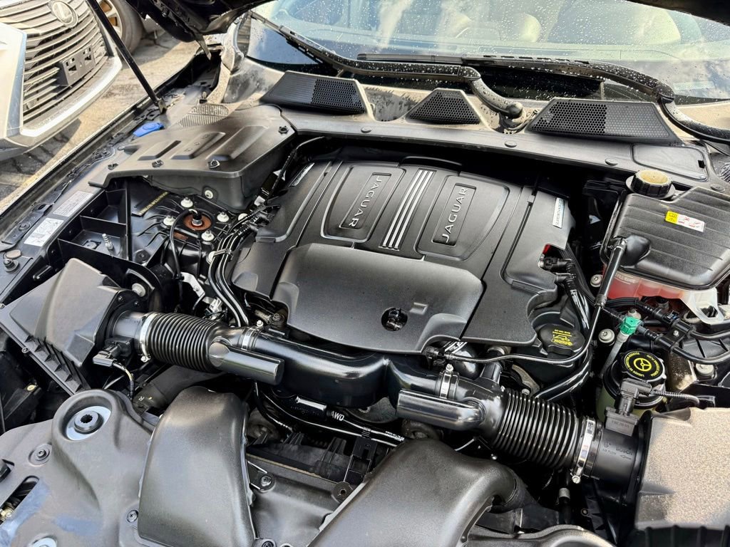 Used 2015 Jaguar XJ AWD image 6