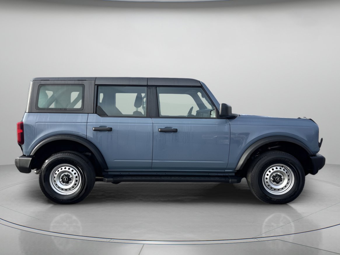 Used 2025 Ford Bronco 4-Door image 2