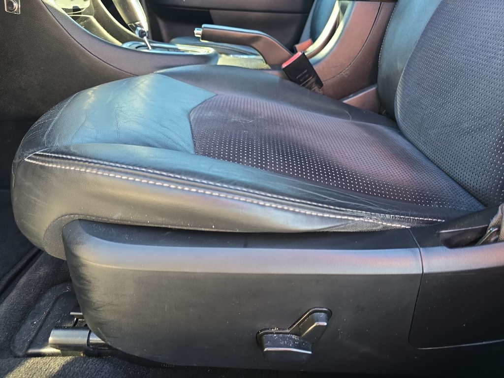 Used 2012 Chrysler 200 S FWD image 29