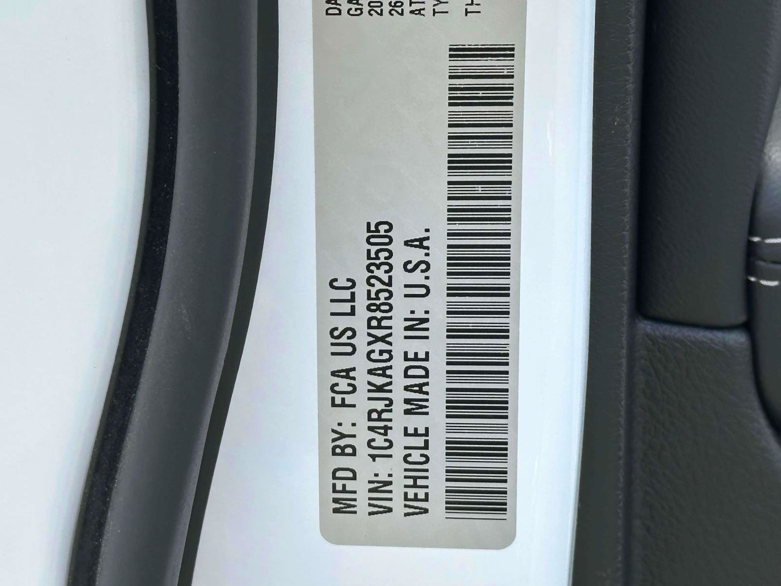 Used 2024 Jeep Grand Cherokee L Altitude AWD/4WD image 33