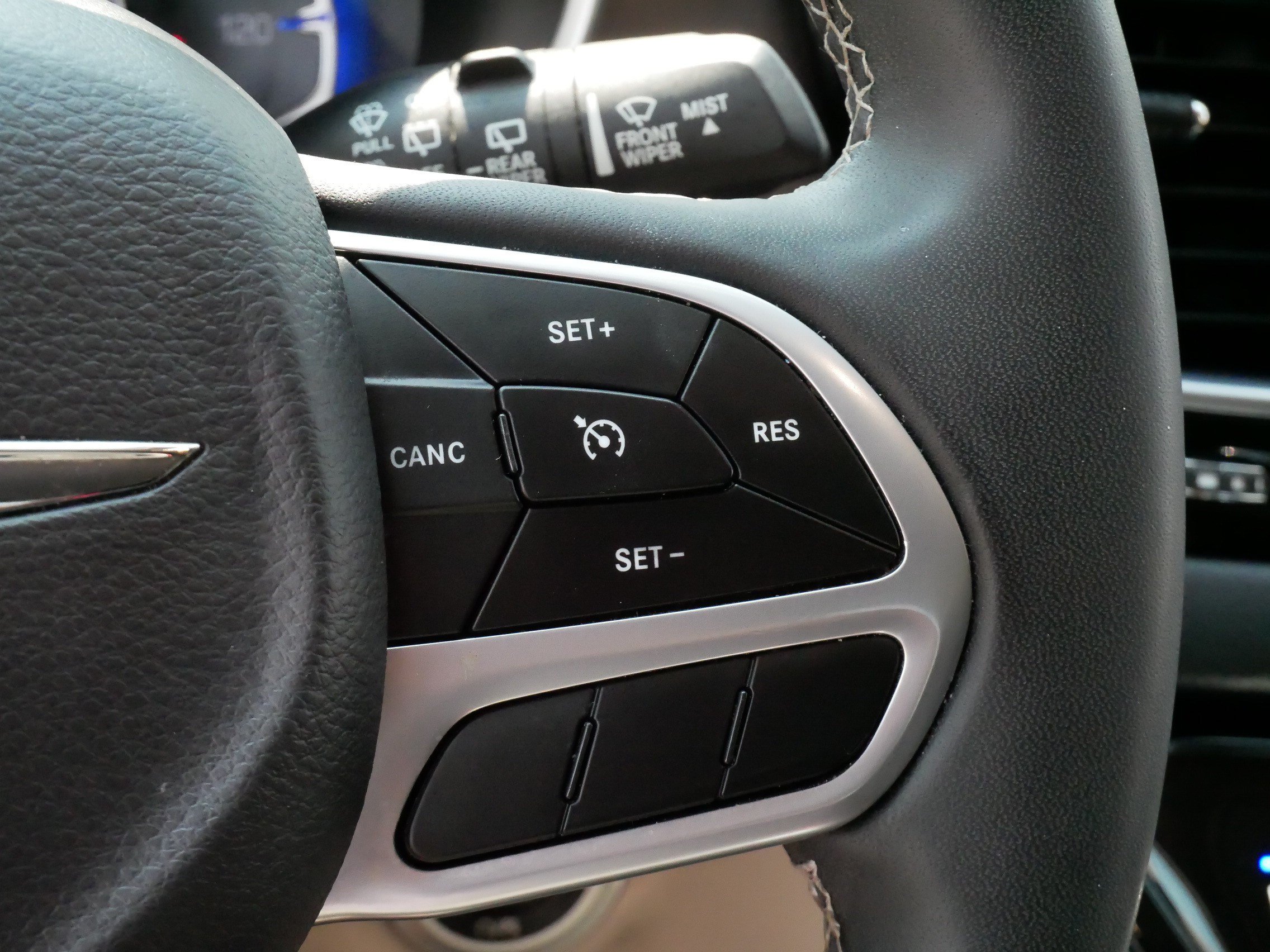 Used 2023 Chrysler Voyager LX FWD image 25