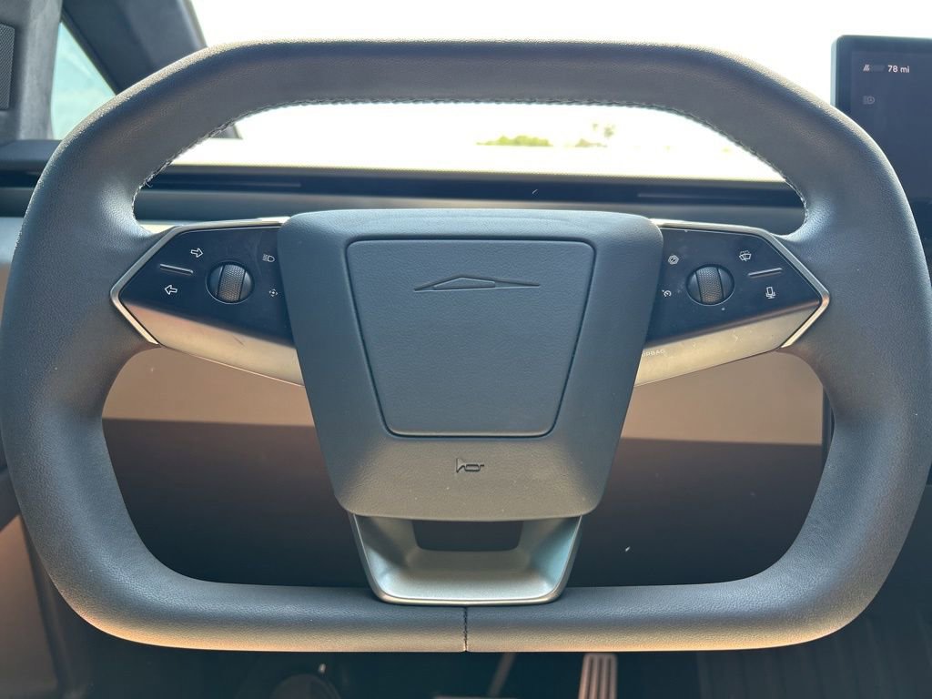 Used 2025 Tesla Cybertruck AWD Crew Cab image 22