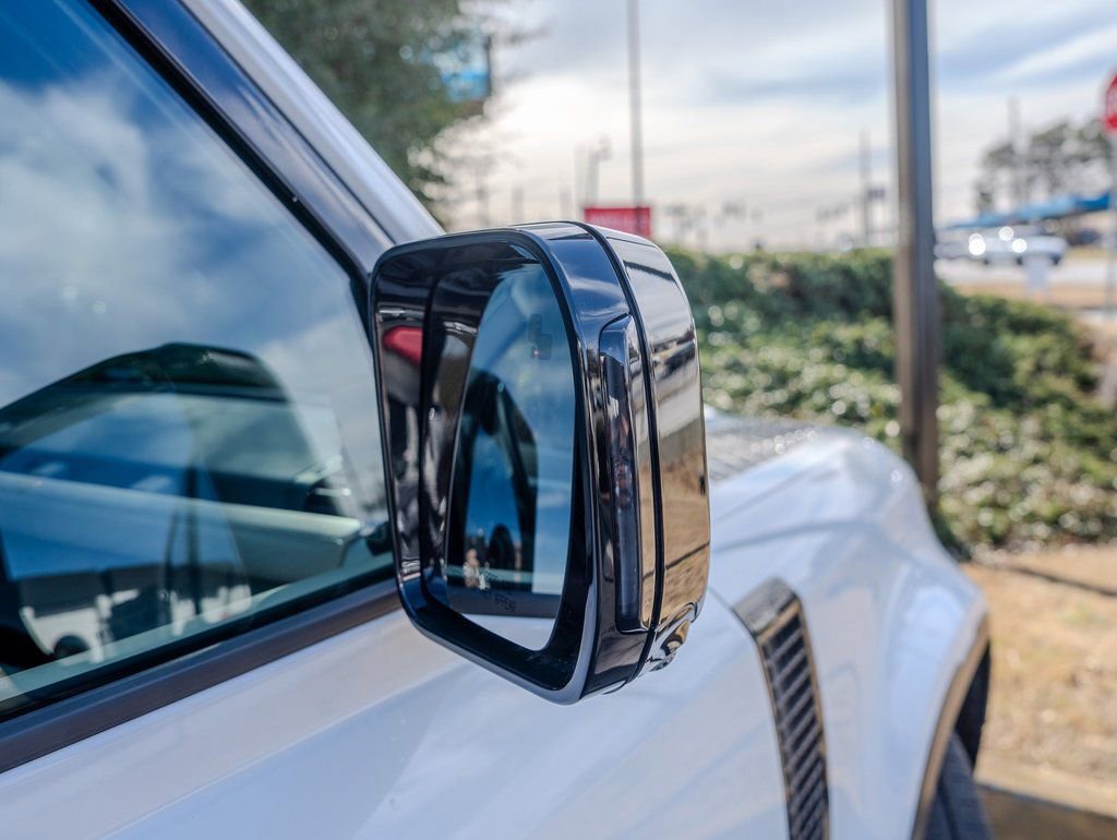 Used 2024 Land Rover Defender 130 S image 31