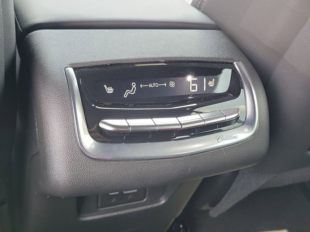 Used 2025 Cadillac XT6 Premium Luxury w/ Technology Package FWD image 21