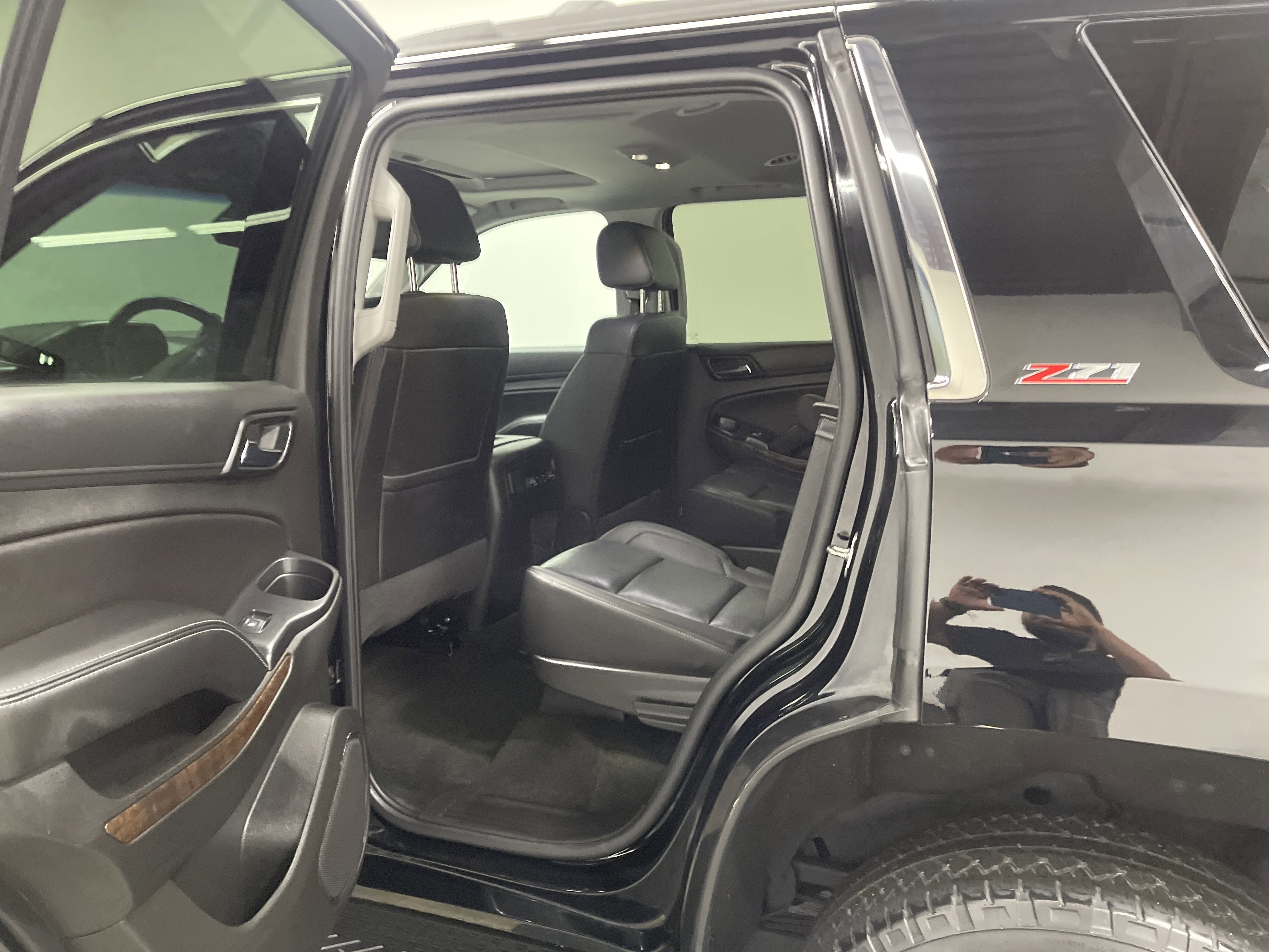 Used 2018 Chevrolet Tahoe LT w/ Luxury Package image 13