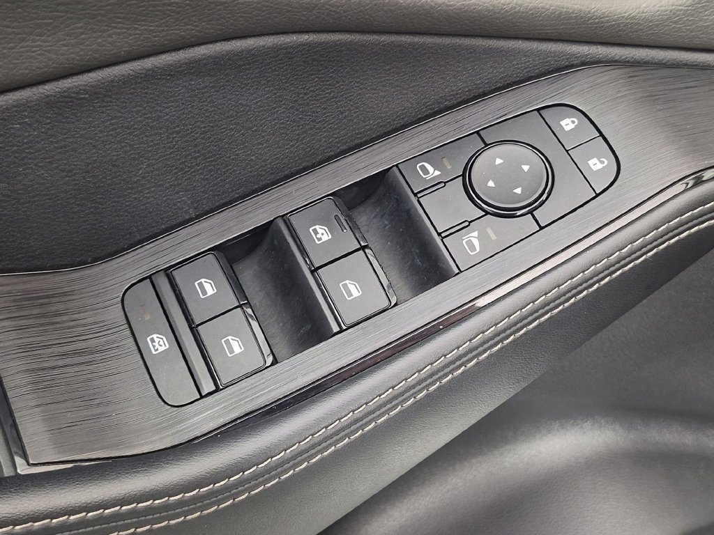 Used 2023 Nissan Rogue SV AWD/4WD image 14