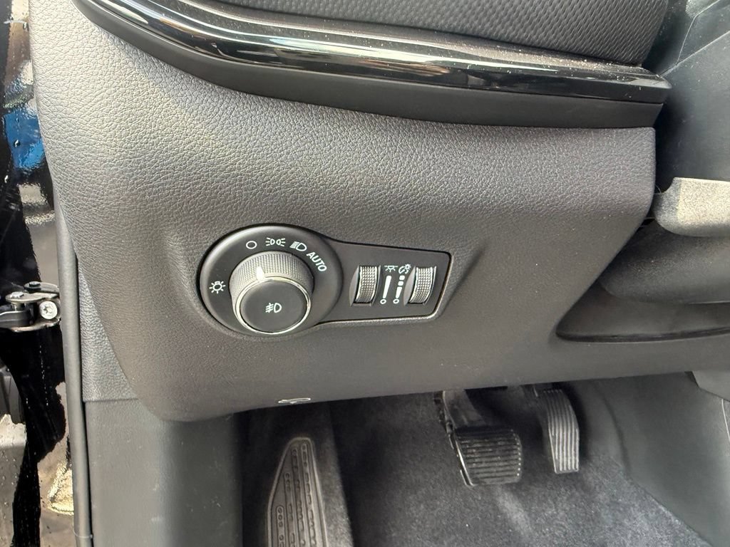New 2026 Jeep Compass Latitude AWD/4WD image 16