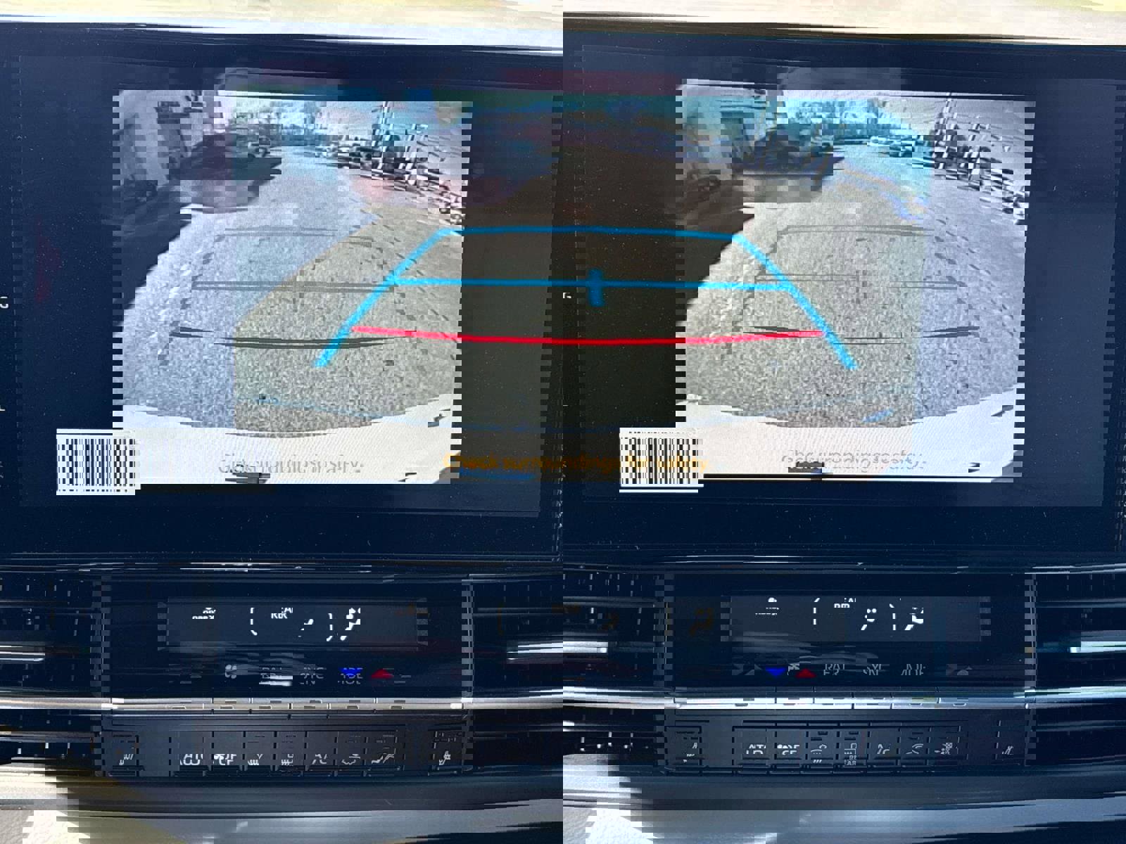 New 2026 Toyota Sienna XLE AWD/4WD image 15