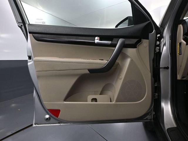 Used 2015 Kia Sorento LX image 16