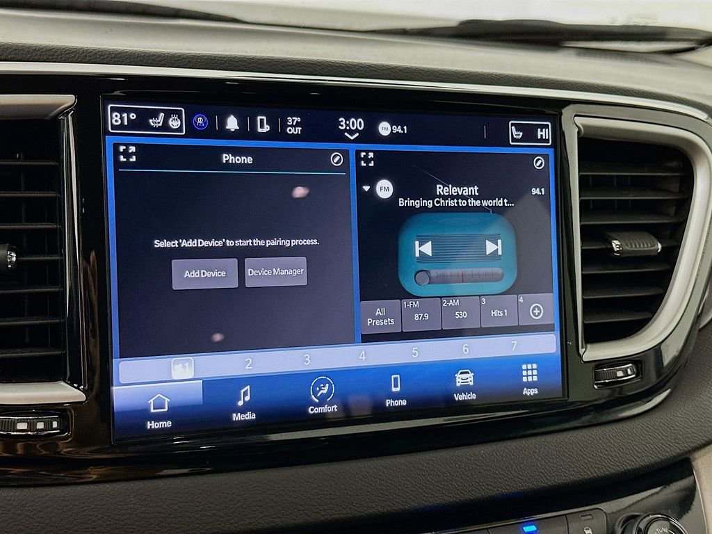 Certified 2024 Chrysler Pacifica Touring-L image 23