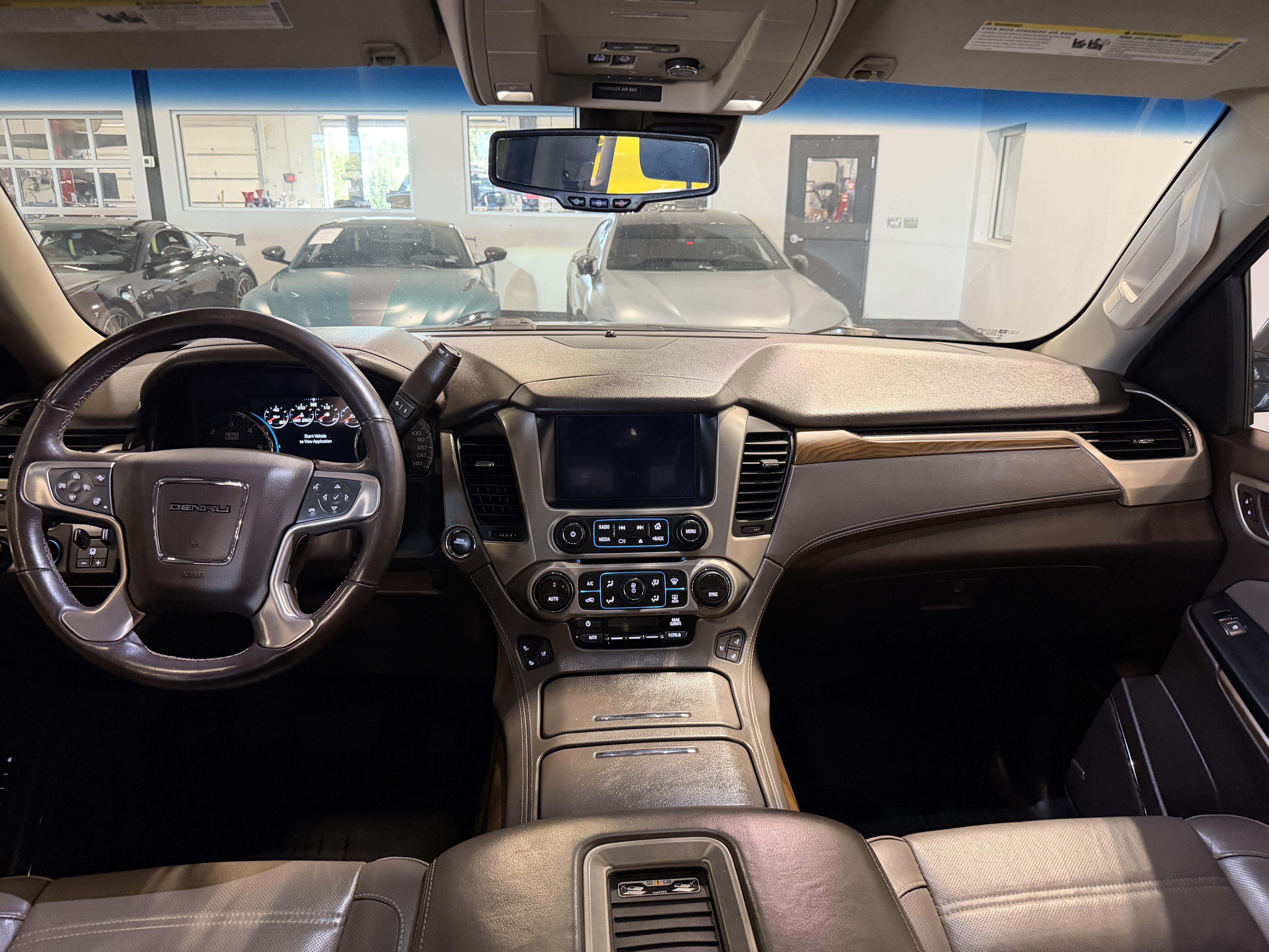 Used 2019 GMC Yukon Denali AWD/4WD image 12