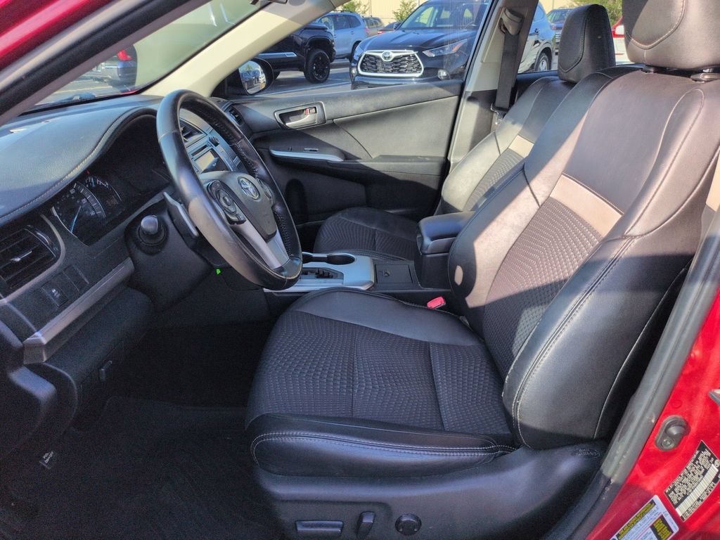 Used 2013 Toyota Camry SE FWD image 10