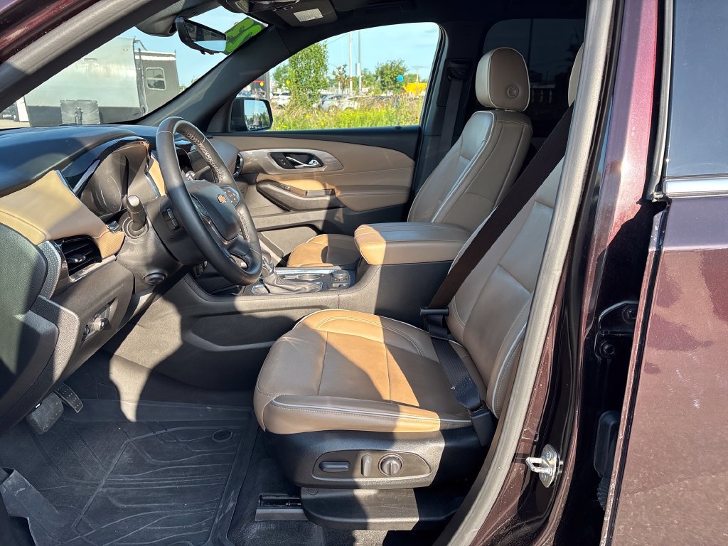 Used 2023 Chevrolet Traverse Premier w/ LPO, Floor Liner Package FWD image 12